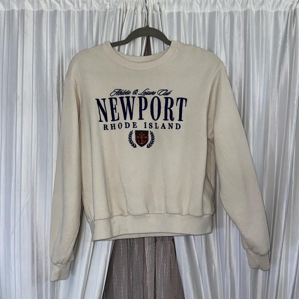 Hollister crew neck sweatshirt